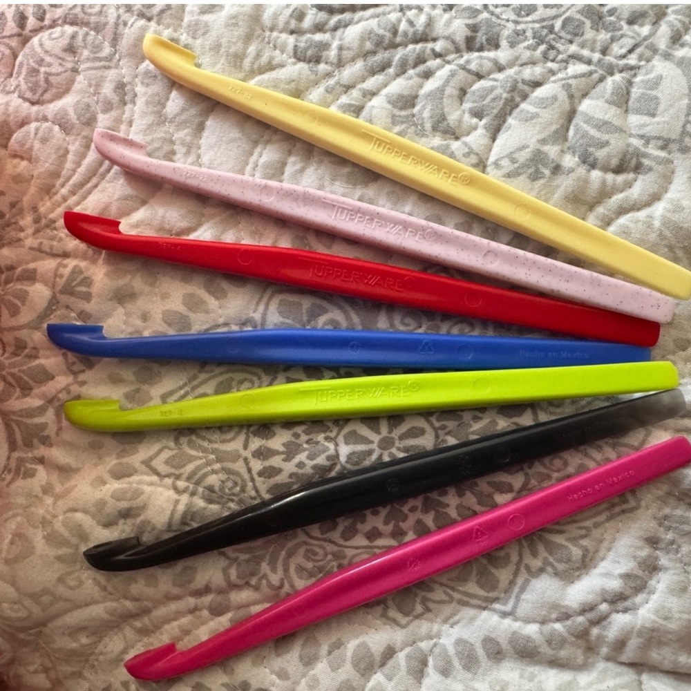Tupperware Orange Grapefruit Citrus Peeler Set of 15